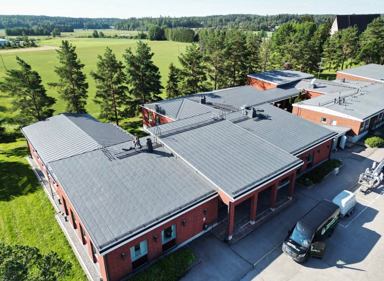 Kattotyöt – peltikatto yleiskuva