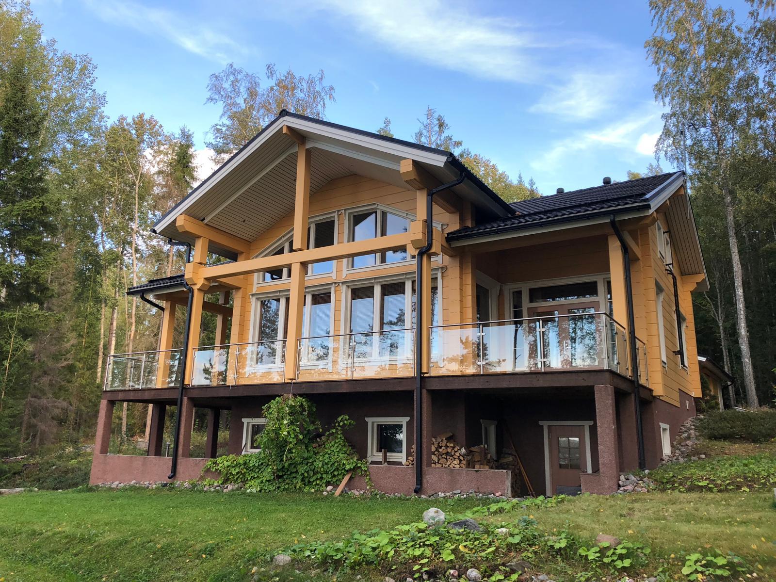 Ruskea ulkomaalaus omakotitaloon – Repton Oy